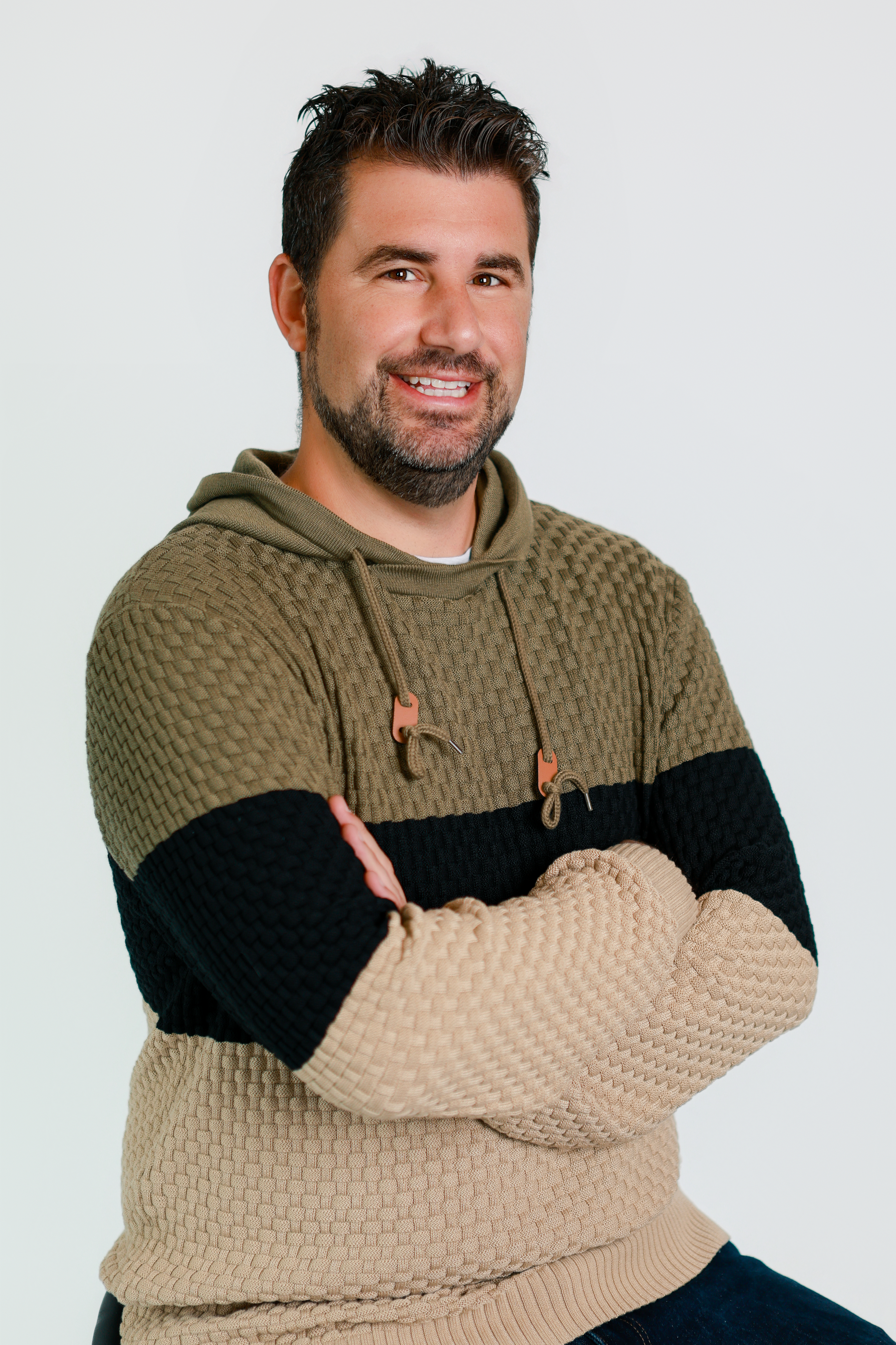 head shot of Andrew Miller