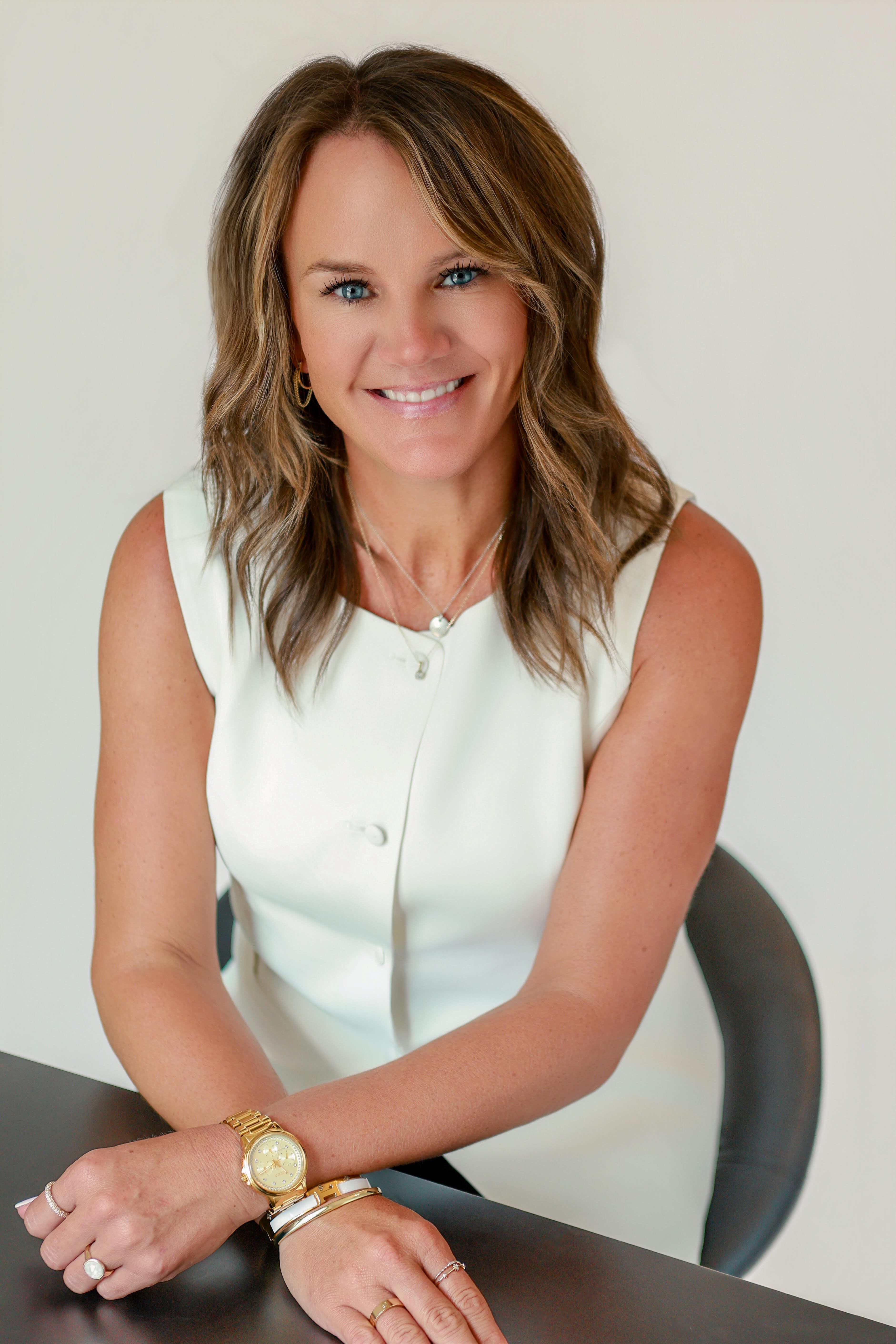 head shot of Hilary Worl